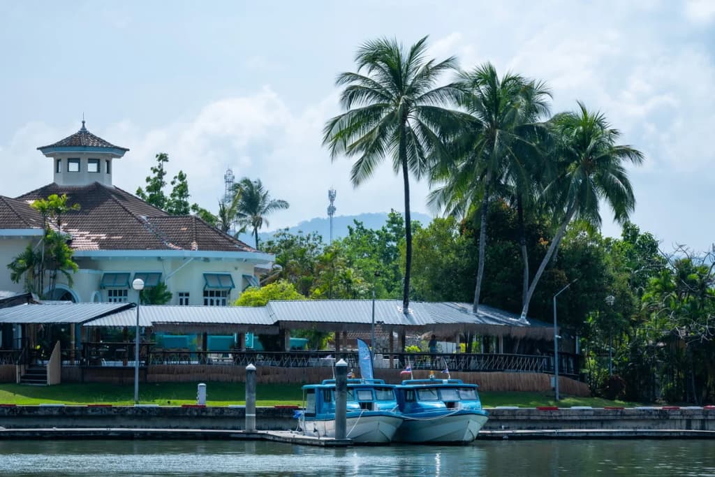 Pool Bar Phuket: Where to Drink by the Water at Boat Lagoon Marina