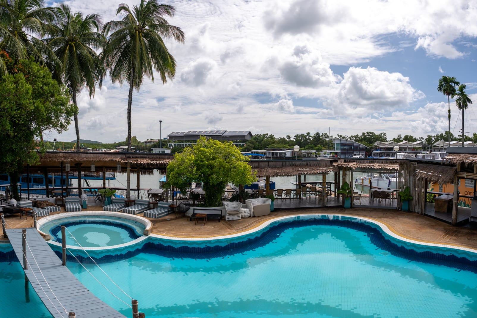 The Ultimate Remote Office: Why Phuket’s Digital Nomads Are Swapping Coworking Desks for Poolside Recovery